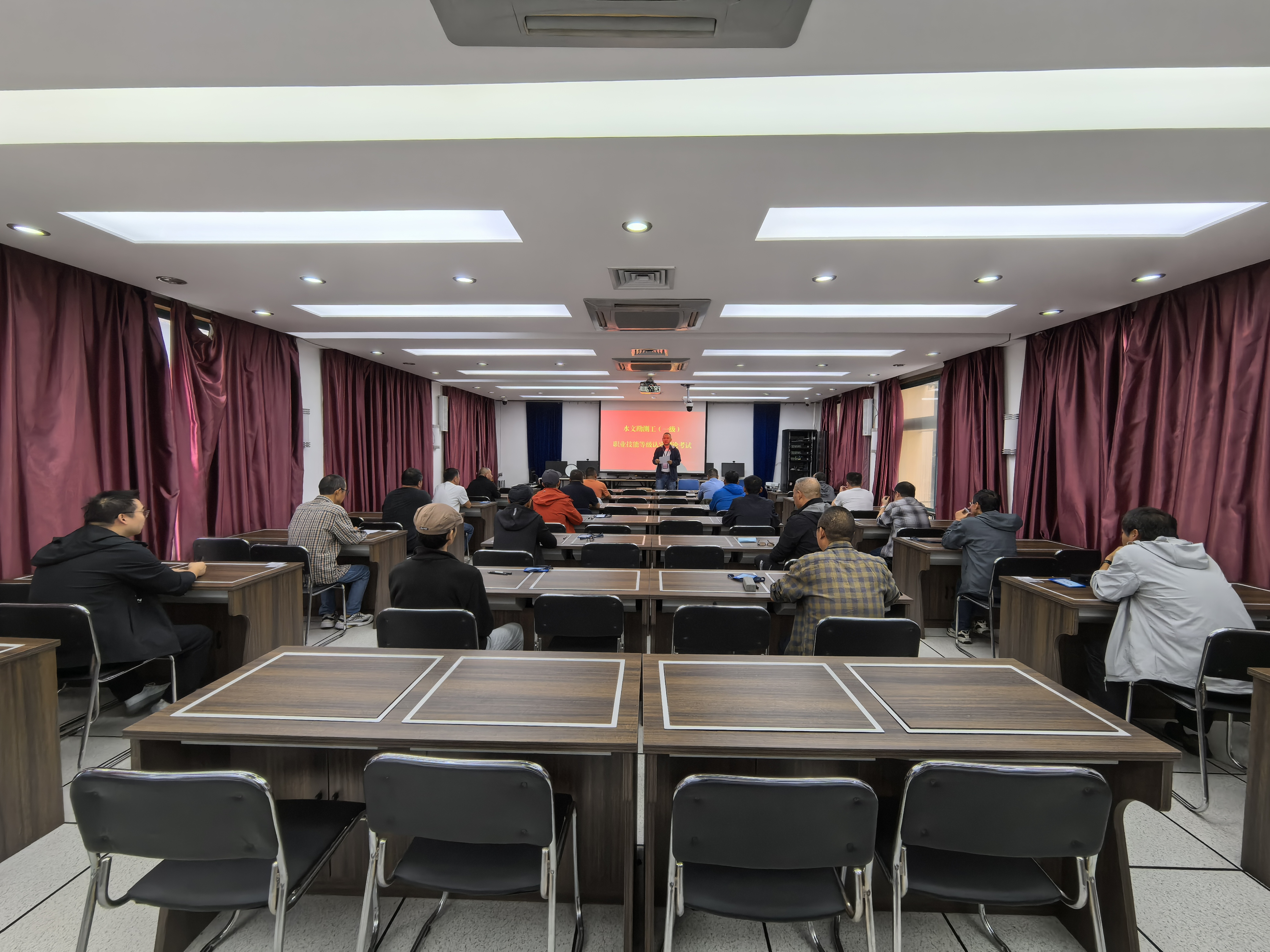理论考试现场